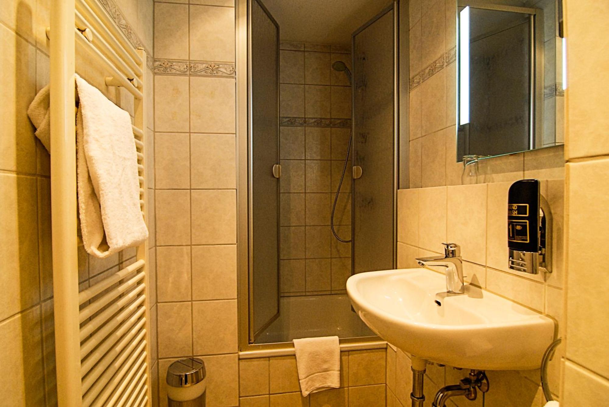 Adolphs Hotel Colonia Habitación foto